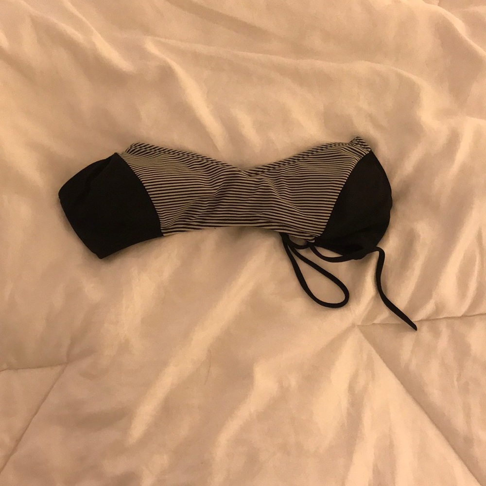 Women’s lahearts bikini top size medium